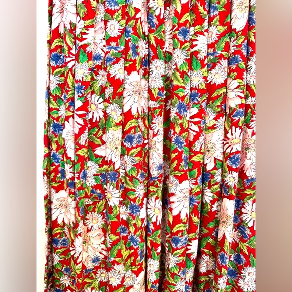 Vintage Susan Bristol Skirt with Red Floral Pattern - Picture 3 of 6